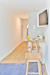 TV/trung tâm giải trí tại Studio proche de la capitale Asnières-III