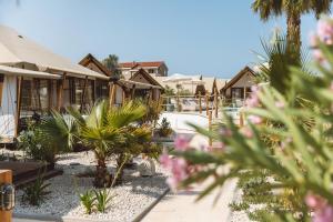 Budova, kde se the luxury tent nachází