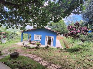 ジャコビナにあるSitio Recanto da Felicidadeの庭中小青家