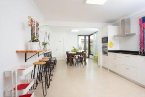 Köök või kööginurk majutusasutuses Estrel