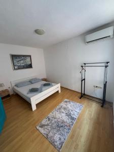 Postel nebo postele na pokoji v ubytování Apartment in Old Town- with parking