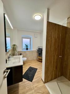 Η κουζίνα ή μικρή κουζίνα στο Ferienwohnung Altmühlfranken