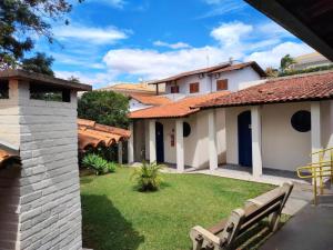 a view of the courtyard of a house at Pousada DONA DUTRA in Lençóis Paulista