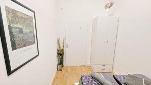Fotografie z fotogalerie ubytování Comfortable rooms in Lugner City area HE ve Vídni