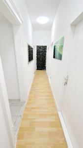 Fotografie z fotogalerie ubytování Comfortable rooms in Lugner City area HE ve Vídni