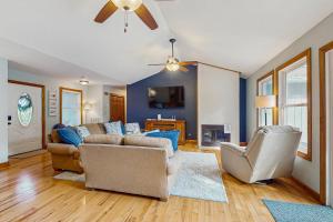 Φωτογραφία από το άλμπουμ του Earned Oasis σε Caryville