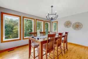 Φωτογραφία από το άλμπουμ του Earned Oasis σε Caryville