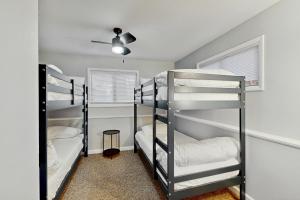 Postel nebo postele na pokoji v ubytování Split Rock Serenity