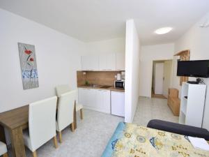 Kuchyň nebo kuchyňský kout v ubytování Apartment Katarina 3 by Interhome