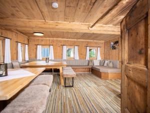 Posteľ alebo postele v izbe v ubytovaní Holiday Home Hochzillertalblick by Interhome