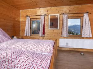 Posteľ alebo postele v izbe v ubytovaní Holiday Home Hochzillertalblick by Interhome