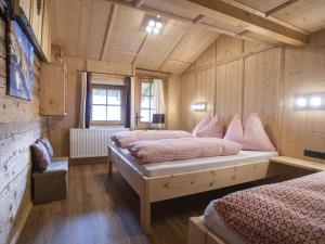 Posteľ alebo postele v izbe v ubytovaní Holiday Home Hochzillertalblick by Interhome