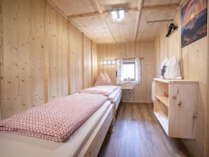 Posteľ alebo postele v izbe v ubytovaní Holiday Home Hochzillertalblick by Interhome