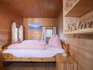 Posteľ alebo postele v izbe v ubytovaní Holiday Home Hochzillertalblick by Interhome