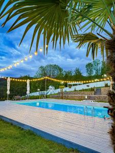 Bazén v ubytování Green Heaven Resort Gorj nebo v jeho okolí
