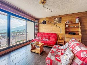 Posezení v ubytování Apartment Champ Bozon by Interhome