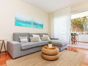 A seating area at Apartment Green Mar H by Interhome Még 23 kép