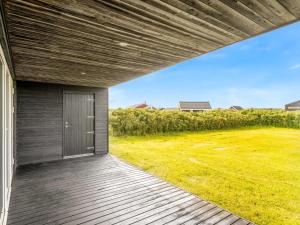 Zahrada ubytování Holiday Home Mildrid - 200m from the sea by Interhome