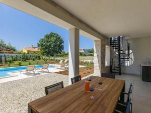 Πισίνα στο ή κοντά στο Holiday Home Juventa by Interhome