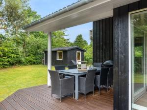 Zahrada ubytování Holiday Home Nanni - from the sea by Interhome