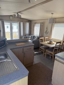 Kuchyň nebo kuchyňský kout v ubytování Ocean View + 17 fotografií
