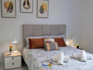 Voodi või voodid majutusasutuse Stylish Coastal Retreat Pool Gym and Sauna PF8 toas