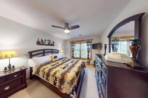 Ένα ή περισσότερα κρεβάτια σε δωμάτιο στο Northridge 372