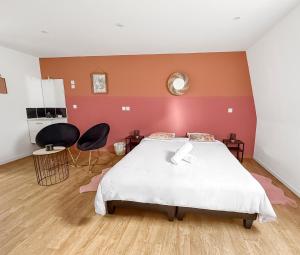 Katil atau katil-katil dalam bilik di Studio lumineux et cosy +7 gambar