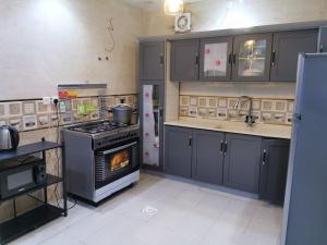 Dapur atau dapur kecil di شوران الأولى