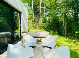 Fotografie z fotogalerie ubytování Spahaus 7 Luxury Scandi Chalet, Hot Tub, EV Chrg v destinaci Lac-Superieur