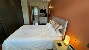 Stunning double bedroom Greenwich London with private bathroom客房内的一张或多张床位