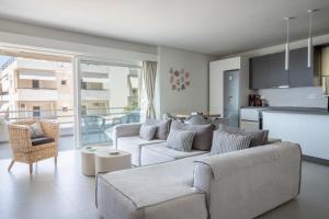 Gallery image of El Mar Seaview Penthouse 2 BDR, 7 min from beach in Lagonissi