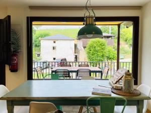 Balkón nebo terasa v ubytování El Refugio de Isol La Fontarica & Fuente