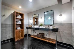 纳什维尔Skyline Suite with Penthouse & Rooftop Deck 6BR by Maddox Hotel的相册照片