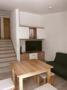 TV a/nebo společenská místnost v ubytování Apartman BARONI