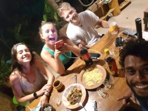 Tetamu yang menginap di Sigiriya Rastha Hostel