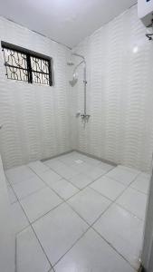 Ένα μπάνιο στο Mount Meru Baraka House