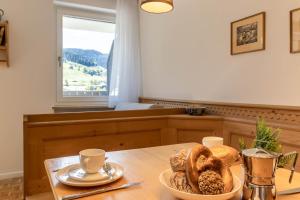 Fotografie z fotogalerie ubytování Apartment Rohrer - Zirm - Zirbe Cirmolo mit Schloss- und Schourtblick v destinaci Sarntal