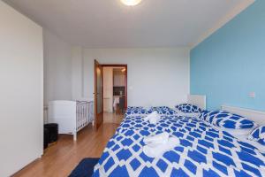 Ένα ή περισσότερα κρεβάτια σε δωμάτιο στο Apartman Fonovici