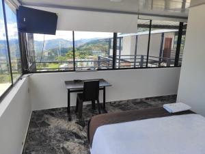 Vue générale sur la montagne ou vue sur la montagne depuis l'hôtel