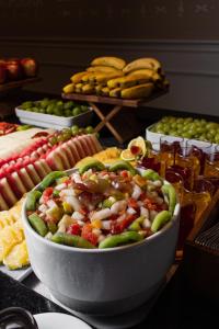 Comida no hotel ou em algum lugar perto