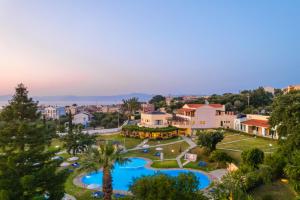 Bazén v ubytování Century Resort nebo v jeho okolí
