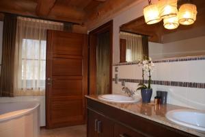 A bathroom at Ferienvilla Mit Blick Auf Das Wasser Még 22 kép