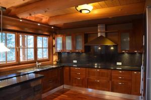 A kitchen or kitchenette at Ferienvilla Mit Blick Auf Das Wasser