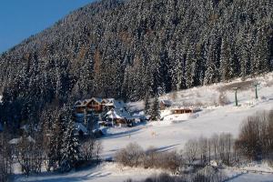 Ferienvilla Mit Blick Auf Das Wasser during the winter