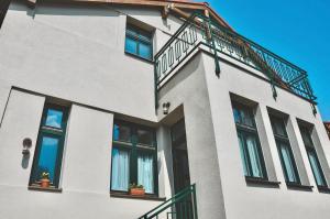 Rõdu või terrass majutusasutuses Apartmány Švejdom dom, centrum Bojnice
