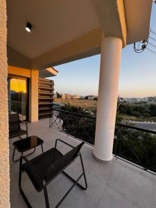 Μπαλκόνι ή βεράντα στο Emily's one bedroom flat