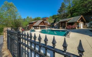 Swimmingpoolen hos eller tæt på Pops Place