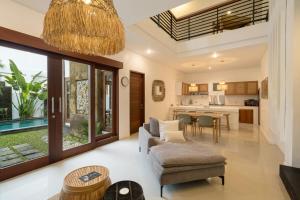 Kuchyň nebo kuchyňský kout v ubytování Beautiful villa on the beach side, large garden, parking