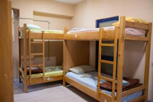 Lliteres en una habitació de D1 Hostel